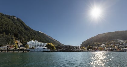 Crowne Plaza Hotel Queenstown by IHG