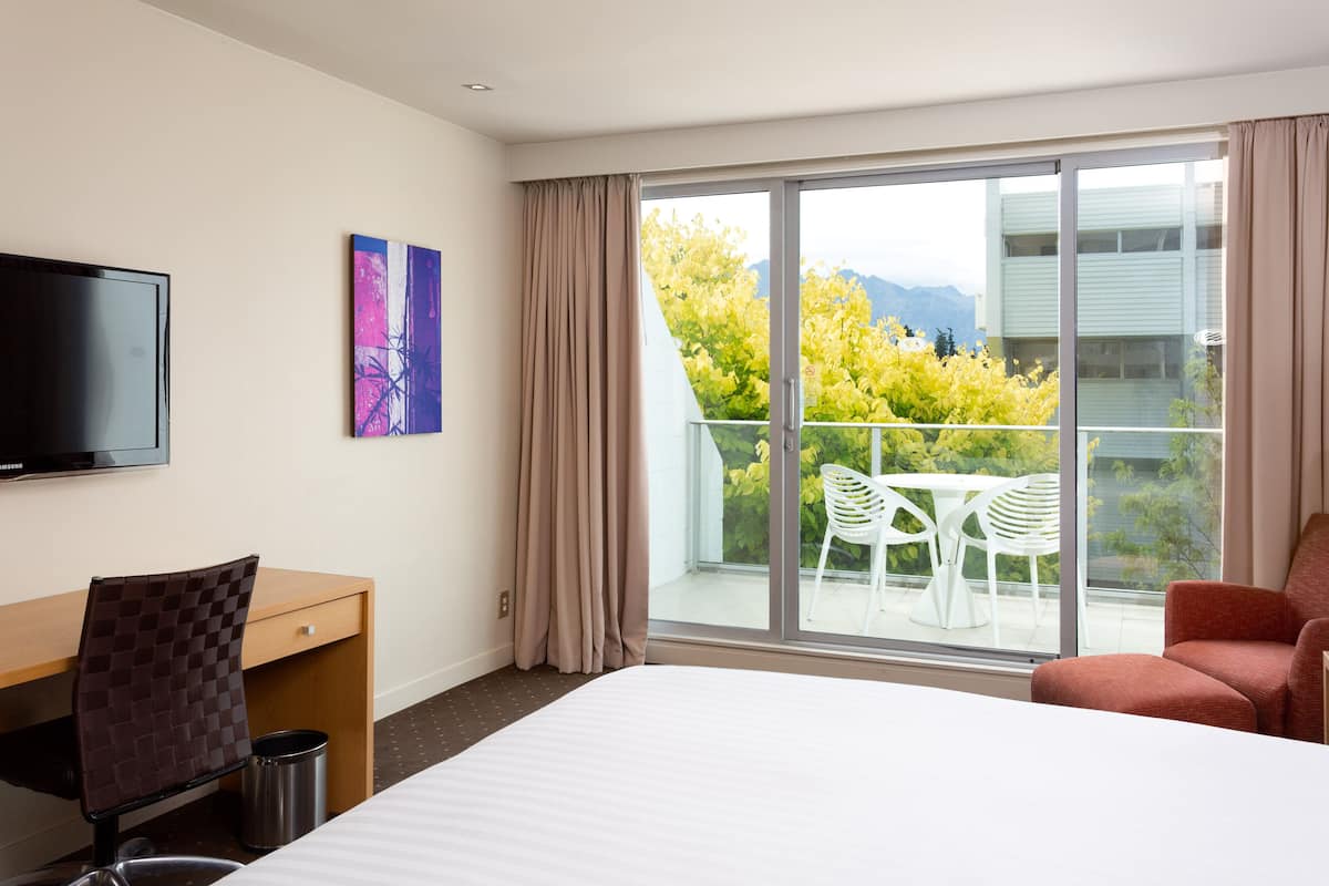 1 bedroom, minibar, in-room safe, desk
