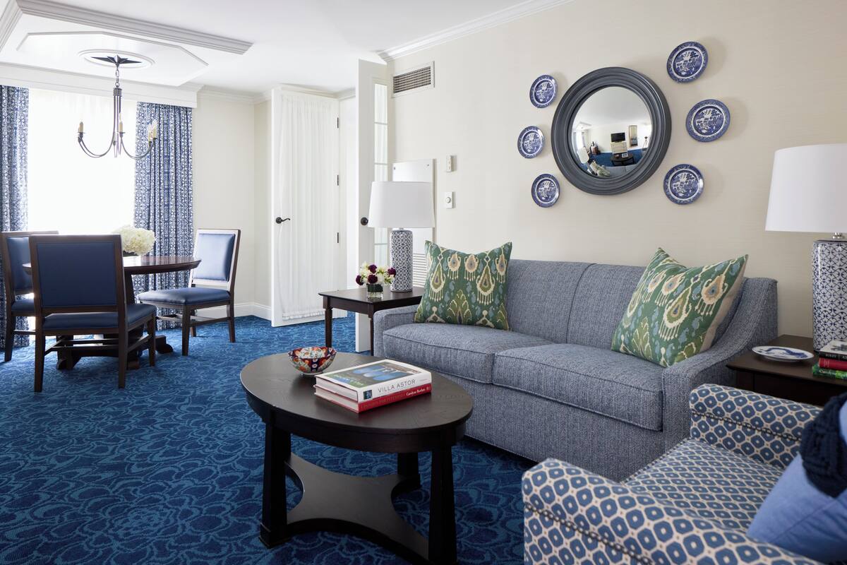 Terrace View Suite | Living room | LCD TV, pay films