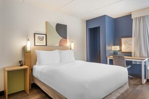 Room, 1 Queen Bed, Accessible, Bathtub (Mobility) | Premium bedding, desk, laptop workspace, blackout drapes - Spark by Hilton Atlanta Airport South College Park (College Park)