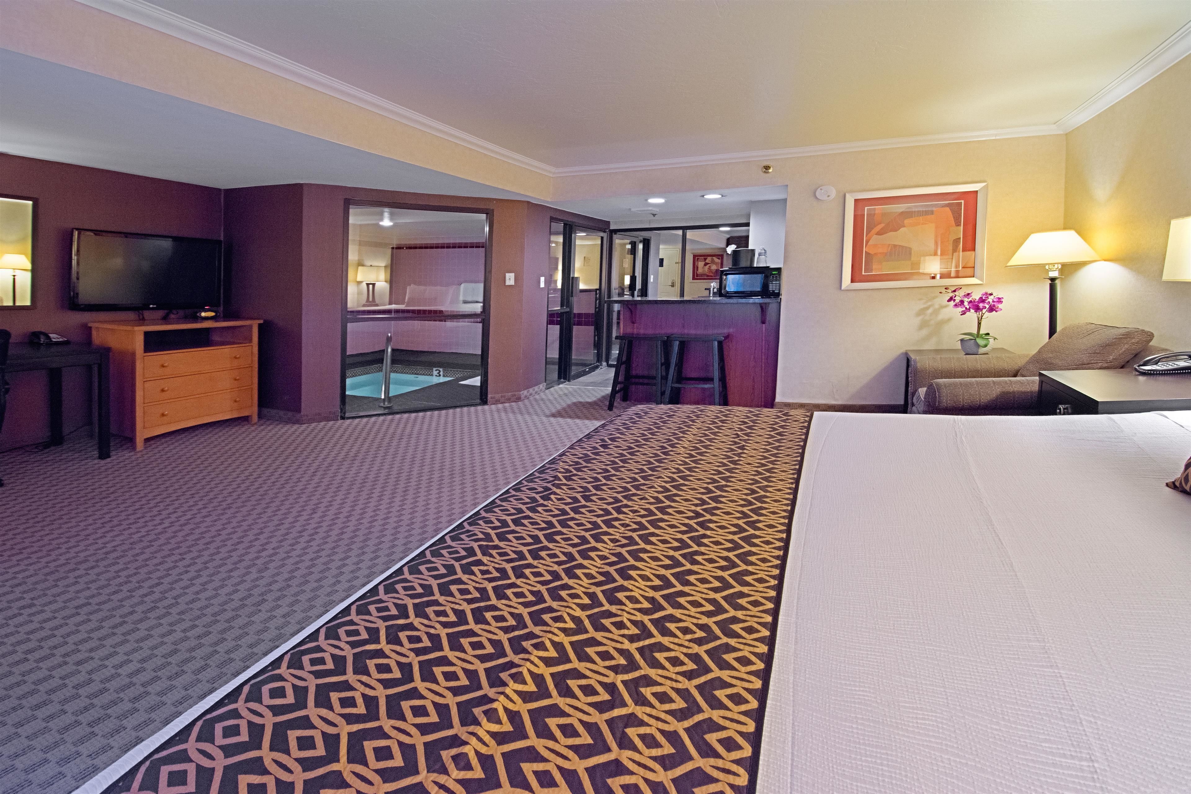 Suite, 1 King-Bett, Nichtraucher | Hochwertige Bettwaren, Pillowtop-Betten, Schreibtisch