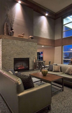 Lobby - Heritage Inn (Great Falls)