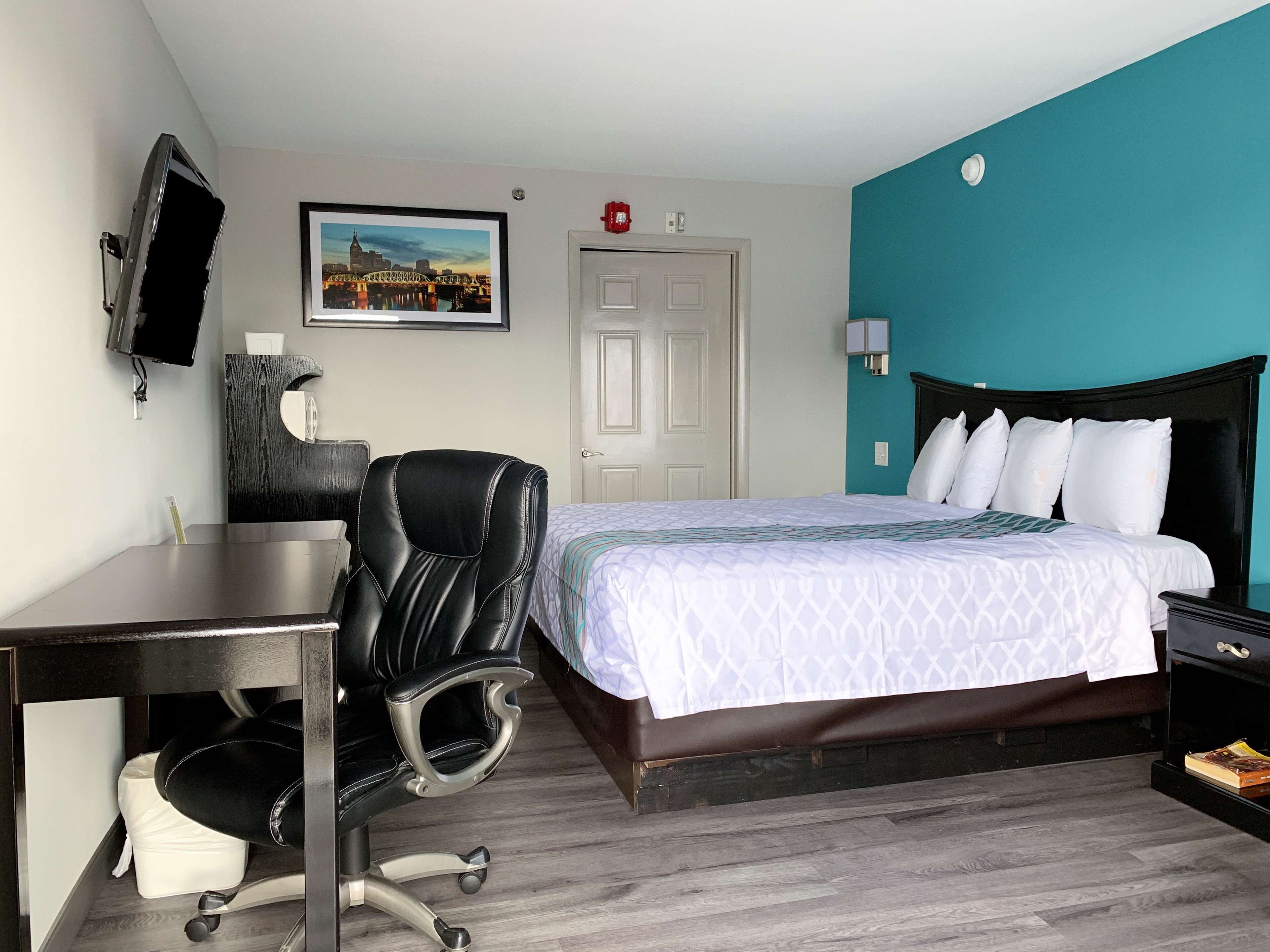 Desk, laptop workspace, rollaway beds, free WiFi