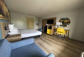 Standard Room, 1 King Bed, Accessible, Non Smoking (Mobility, Roll In Shower)