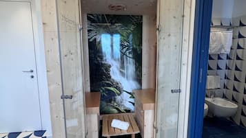 Badstue, boblebad, dampbad, tyrkisk bad/hamam og kroppsbehandlinger