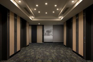 Standard Twin Room, Non-Smoking | Premium bedding, down comforters, memory foam beds, in-room safe