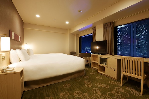 Deluxe Twin Room, Non Smoking | Premium bedding, down comforters, memory foam beds, in-room safe