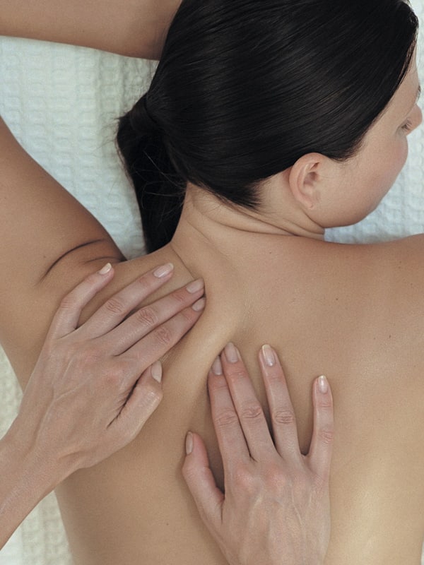 Perawatan tubuh, aromaterapi, pijat jaringan dalam, dan body wrap