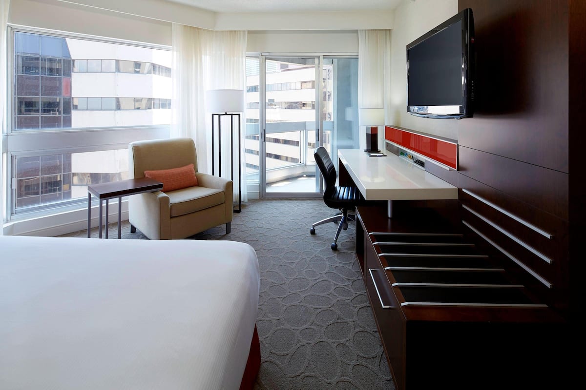 1 bedroom, premium bedding, in-room safe, desk