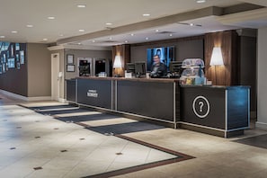 Reception - Delta Hotels by Marriott Montreal (Montreal)