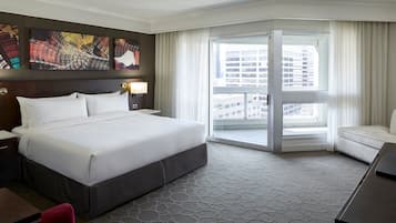 Hochwertige Bettwaren, Zimmersafe, Schreibtisch