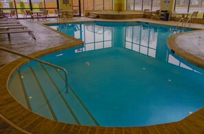 Indoor pool - Comfort Inn & Suites Wadsworth (Wadsworth)