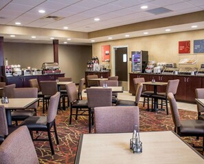 Free daily continental breakfast  - Comfort Inn & Suites Wadsworth (Wadsworth)