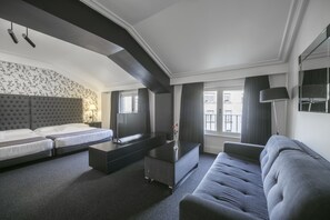 Minibar, in-room safe, desk, iron/ironing board