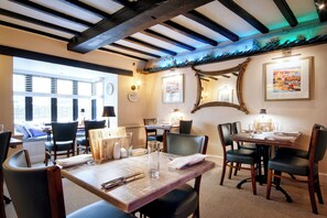 Frokost, lunsj og middag serveres, sjømat 