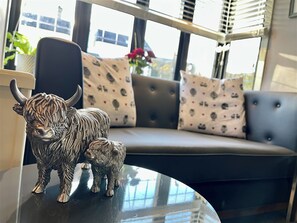 Lobby sitting area - The Wensleydale Heifer (Leyburn)