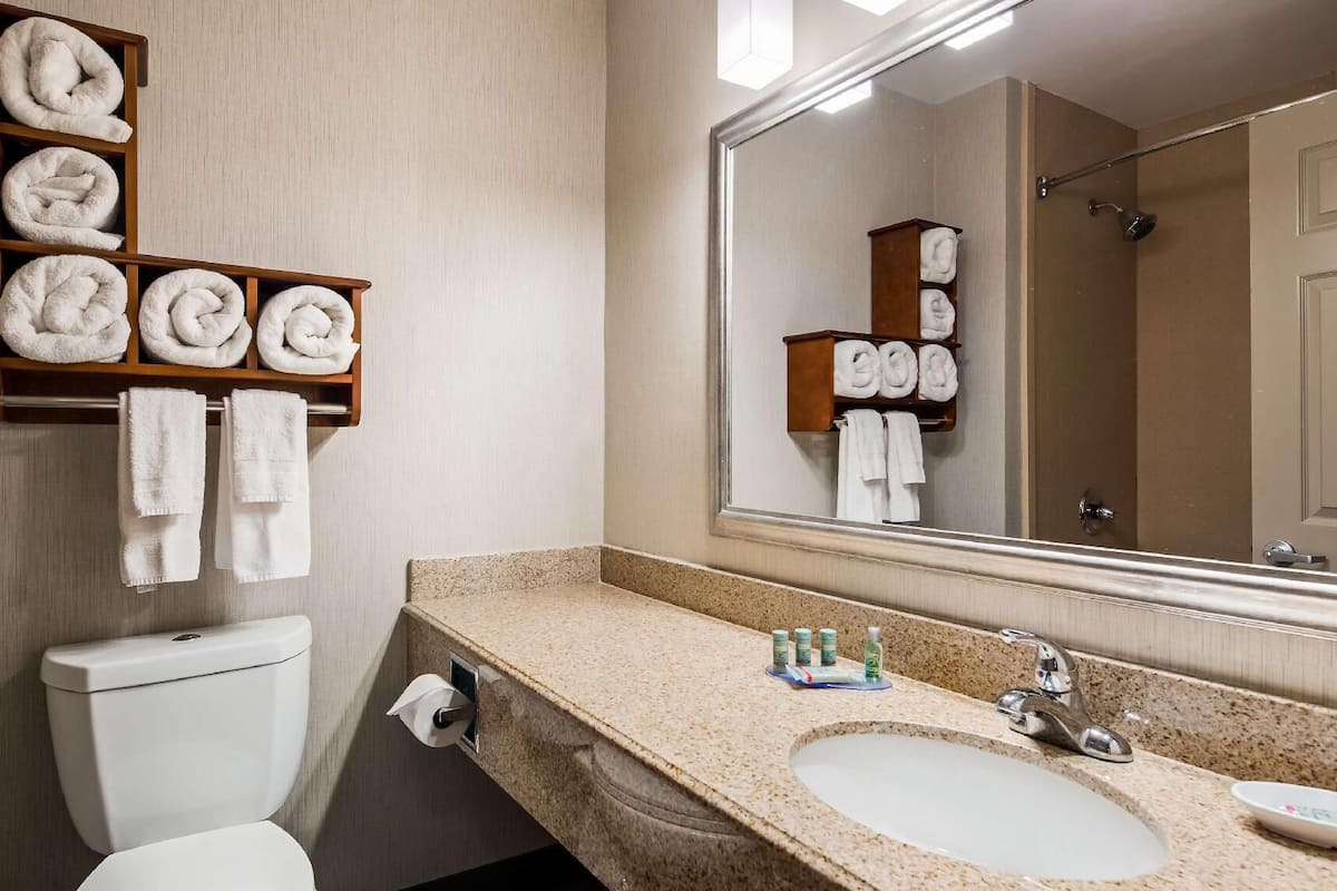 Bathroom | Free toiletries, hair dryer, towels