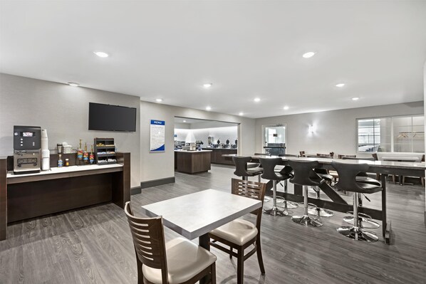 Free daily buffet breakfast - Best Western Cooperstown Inn & Suites (Cooperstown)