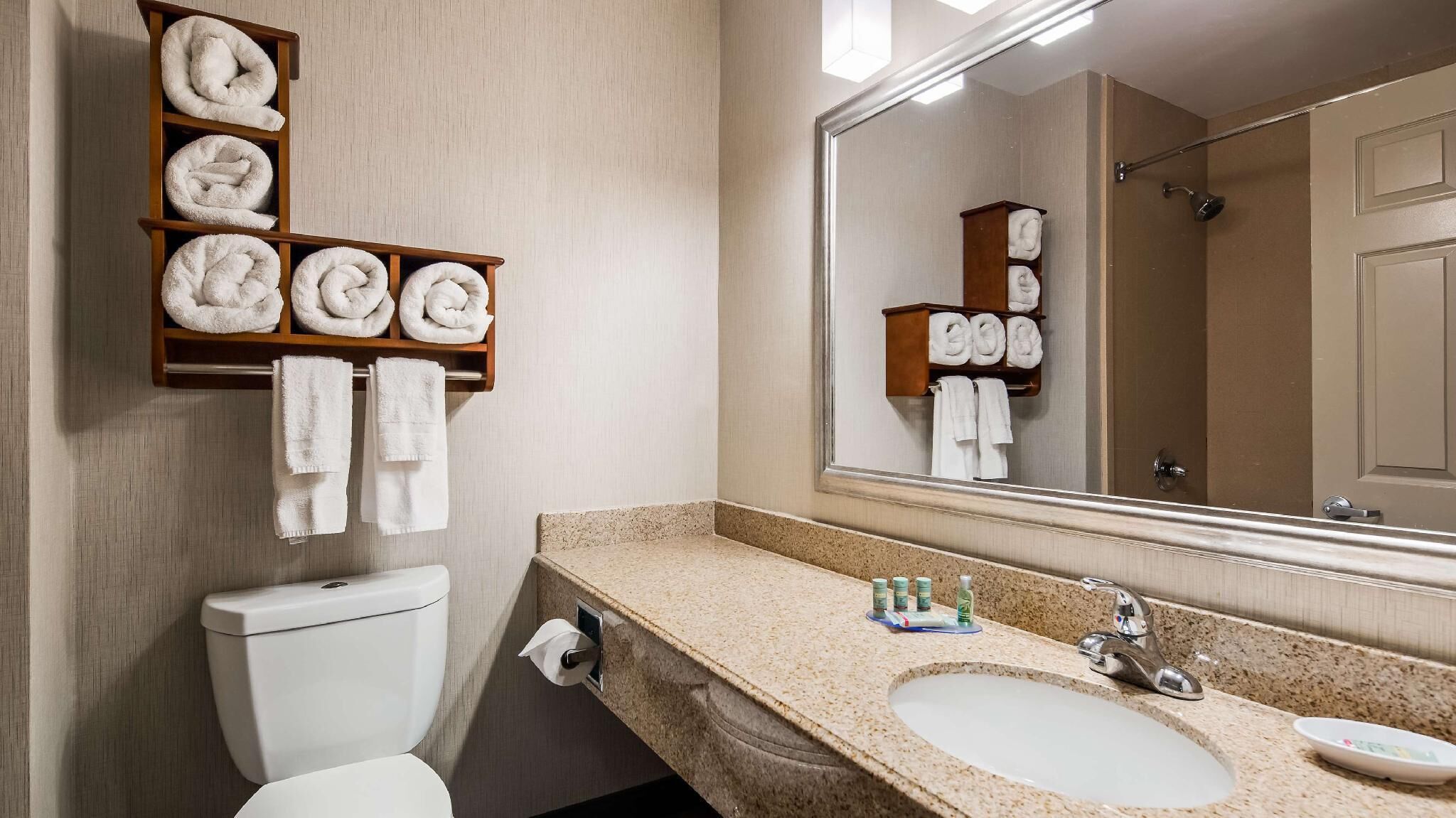 Phòng tắm | Đồ dùng nhà tắm miễn phí, máy sấy tóc, khăn tắm 