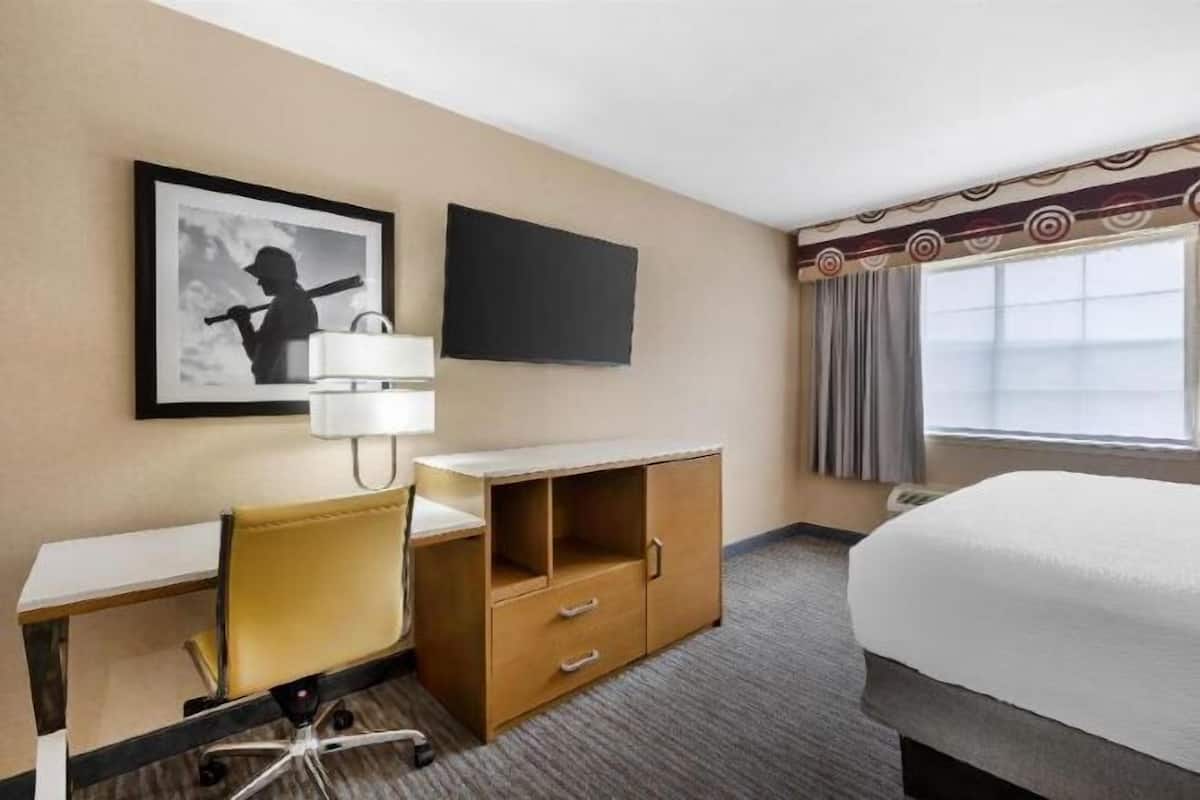 Soundproofing, iron/ironing board, free WiFi, bed sheets