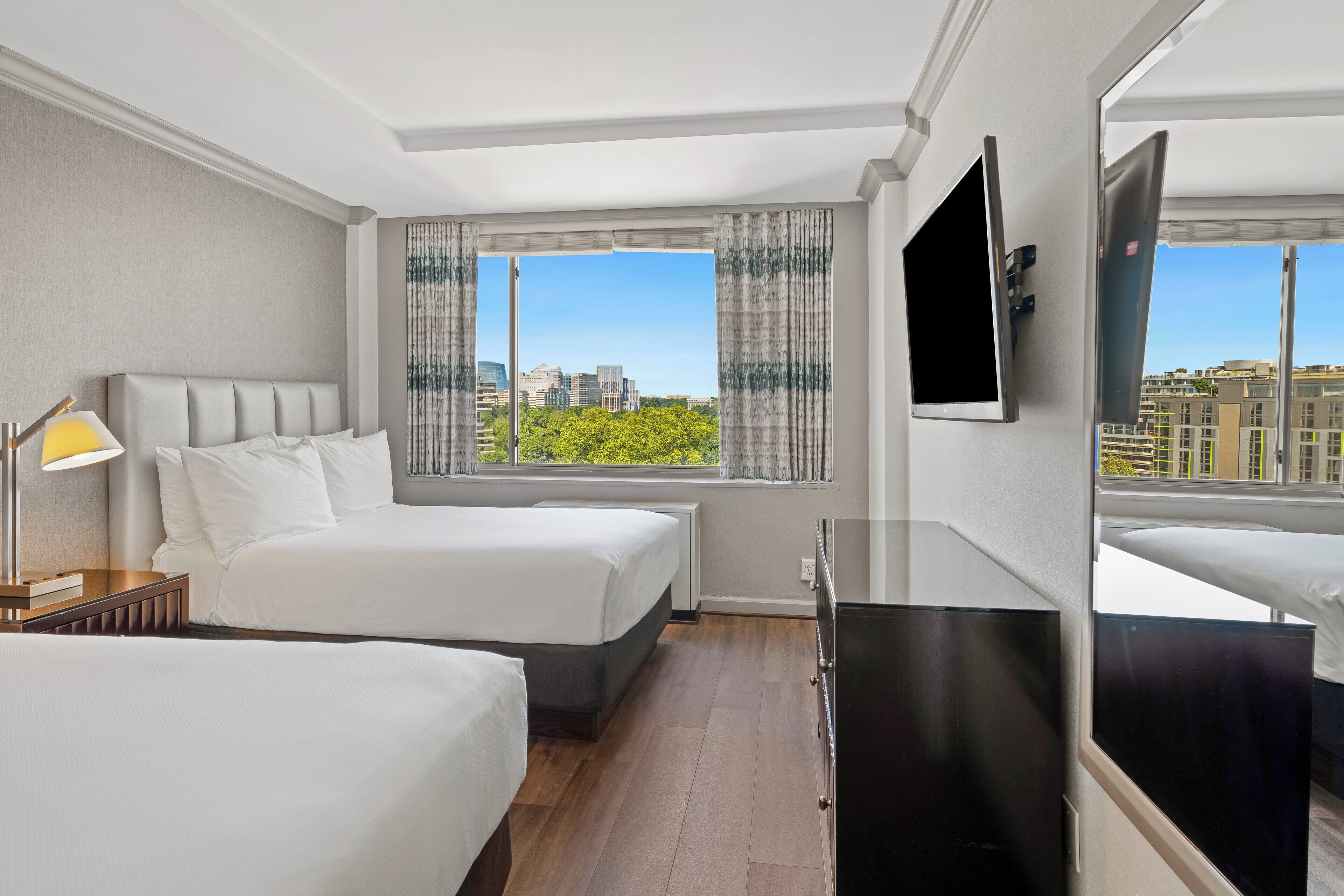 Lakens van Egyptisch katoen, luxe beddengoed, een kluis op de kamer