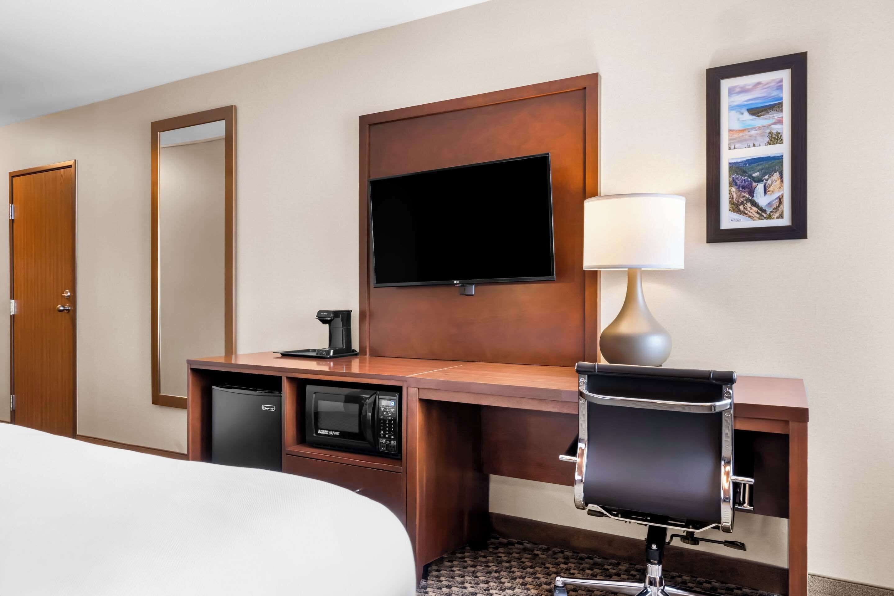 premium bedding, individually decorated, desk, laptop workspace