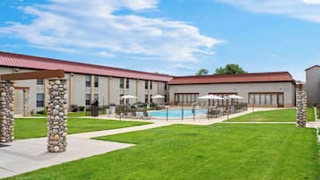 Seasonal outdoor pool