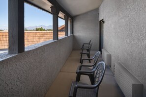 Desk, laptop workspace, iron/ironing board, free WiFi