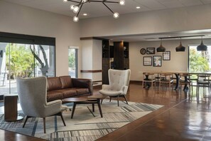 Lobby-lounge