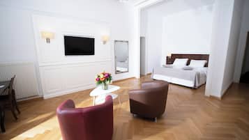 Superior Double Room | Minibar, in-room safe, desk, free WiFi