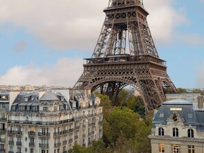 Deluxe-herbergi - 1 stórt tvíbreitt rúm - svalir - turnherbergi (HighFloor, Eiffel Tower View) | Verönd/útipallur