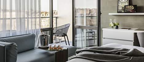 Premium bedding, in-room safe, desk, soundproofing