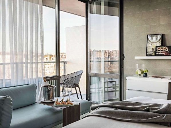 Deluxe Room, 2 Twin Beds, Balcony (2 twin and sofabed, Eiffel Tower View) | Premium bedding, in-room safe, desk, soundproofing