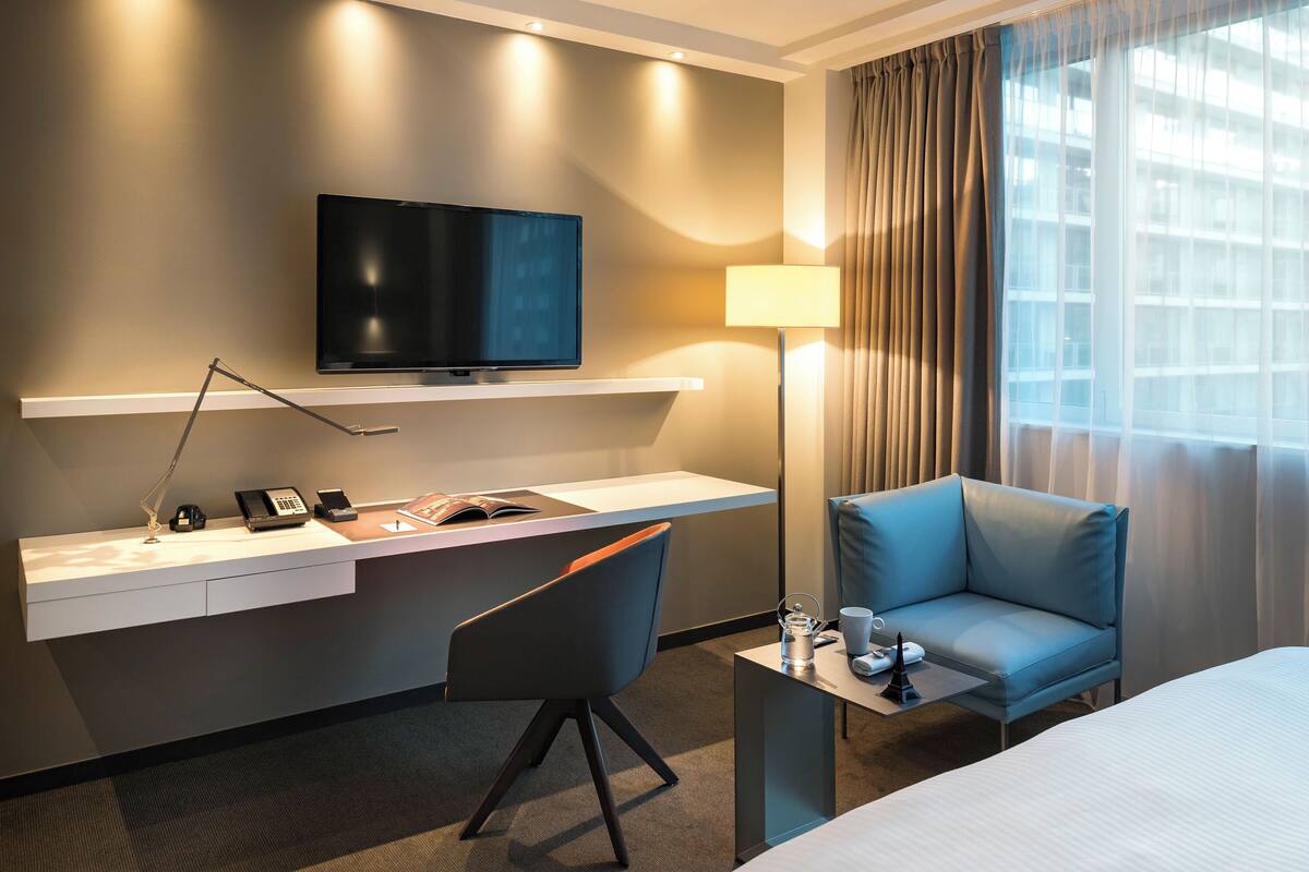 Premium bedding, in-room safe, desk, soundproofing