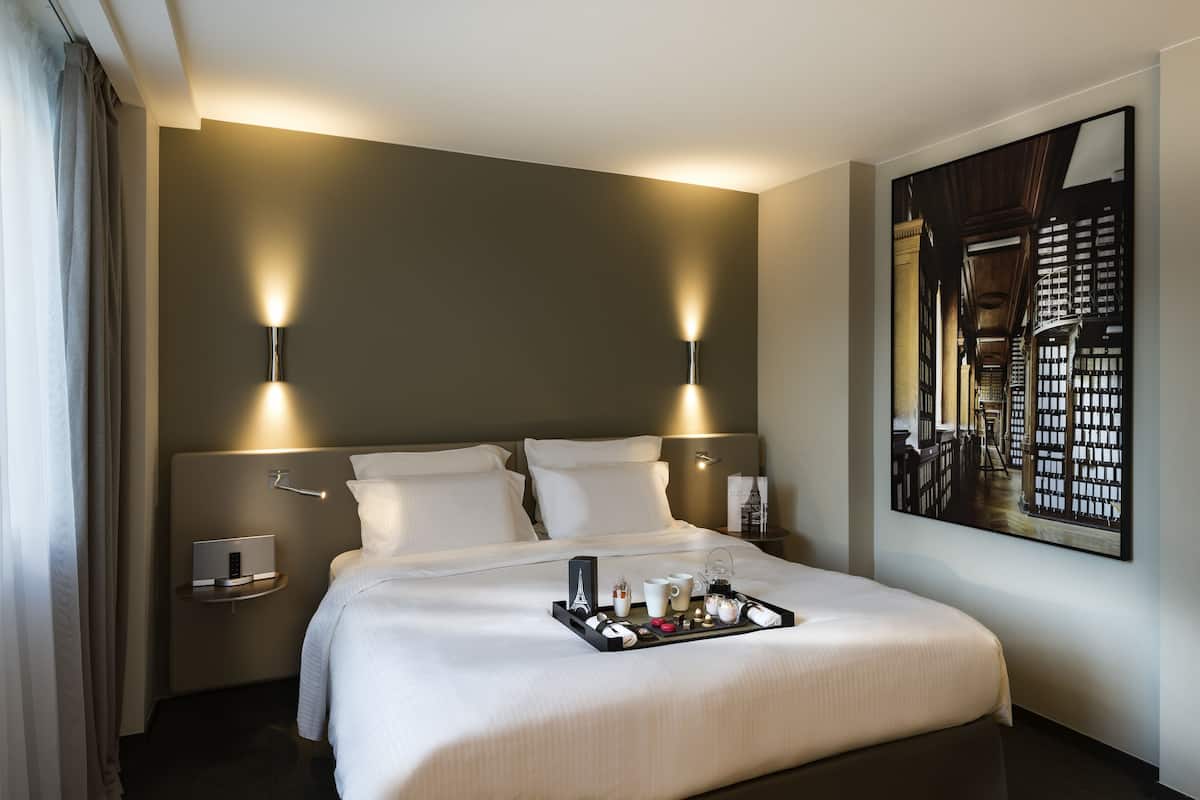 Premium bedding, in-room safe, desk, soundproofing