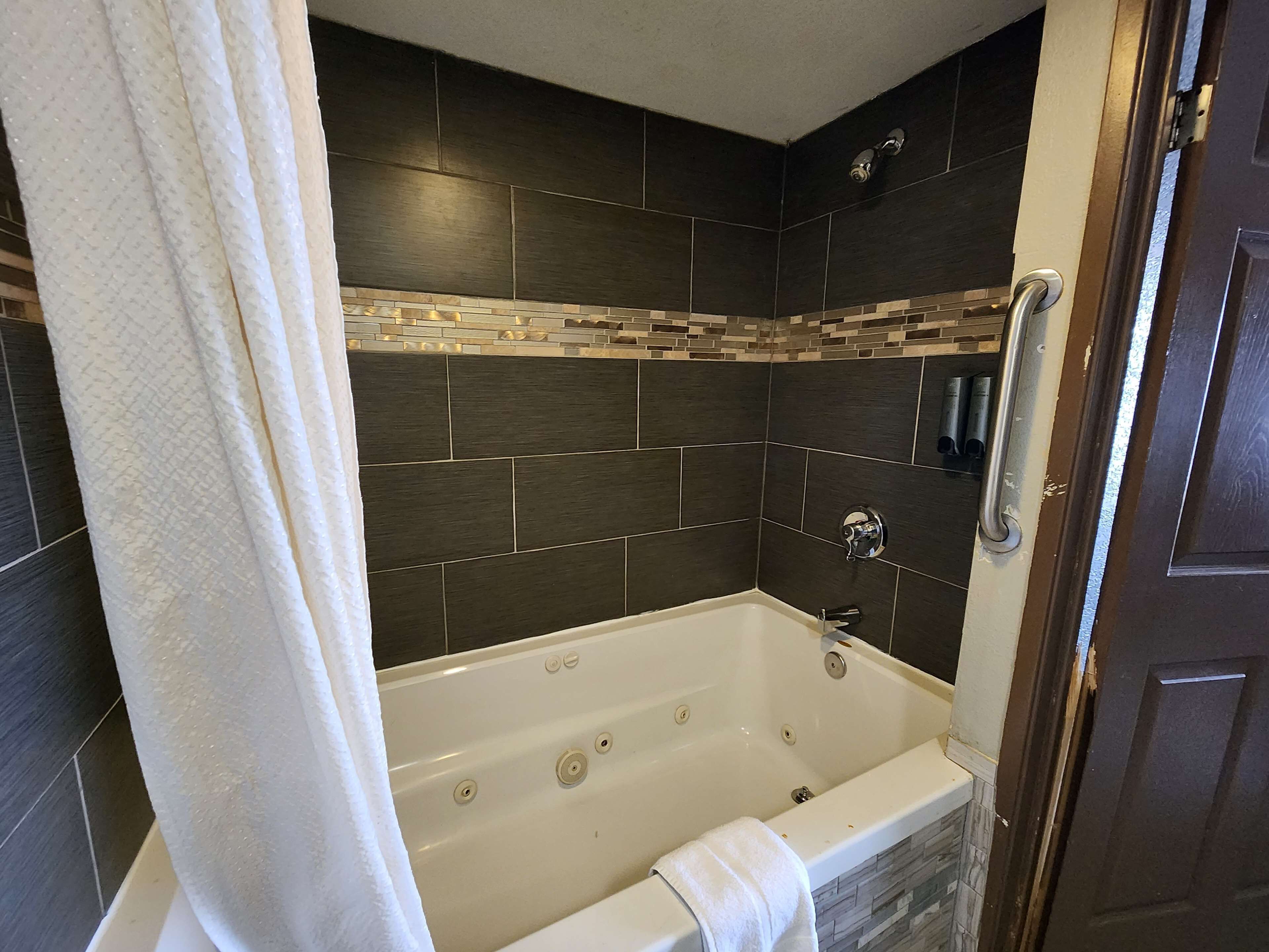 Suite, 1 kingsize-seng, røyk (Supreme) | Bad | Hårføner, håndklær, såpe og sjampo