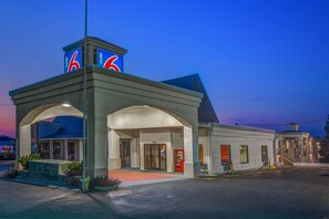 Exterior - Motel 6 Calhoun, GA (Calhoun)