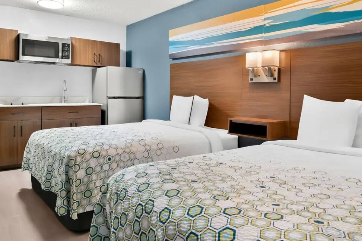 WiFi (free), bed sheets