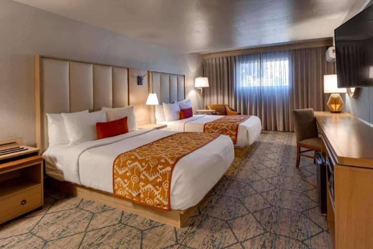 Pillowtop beds, in-room safe, desk, laptop workspace