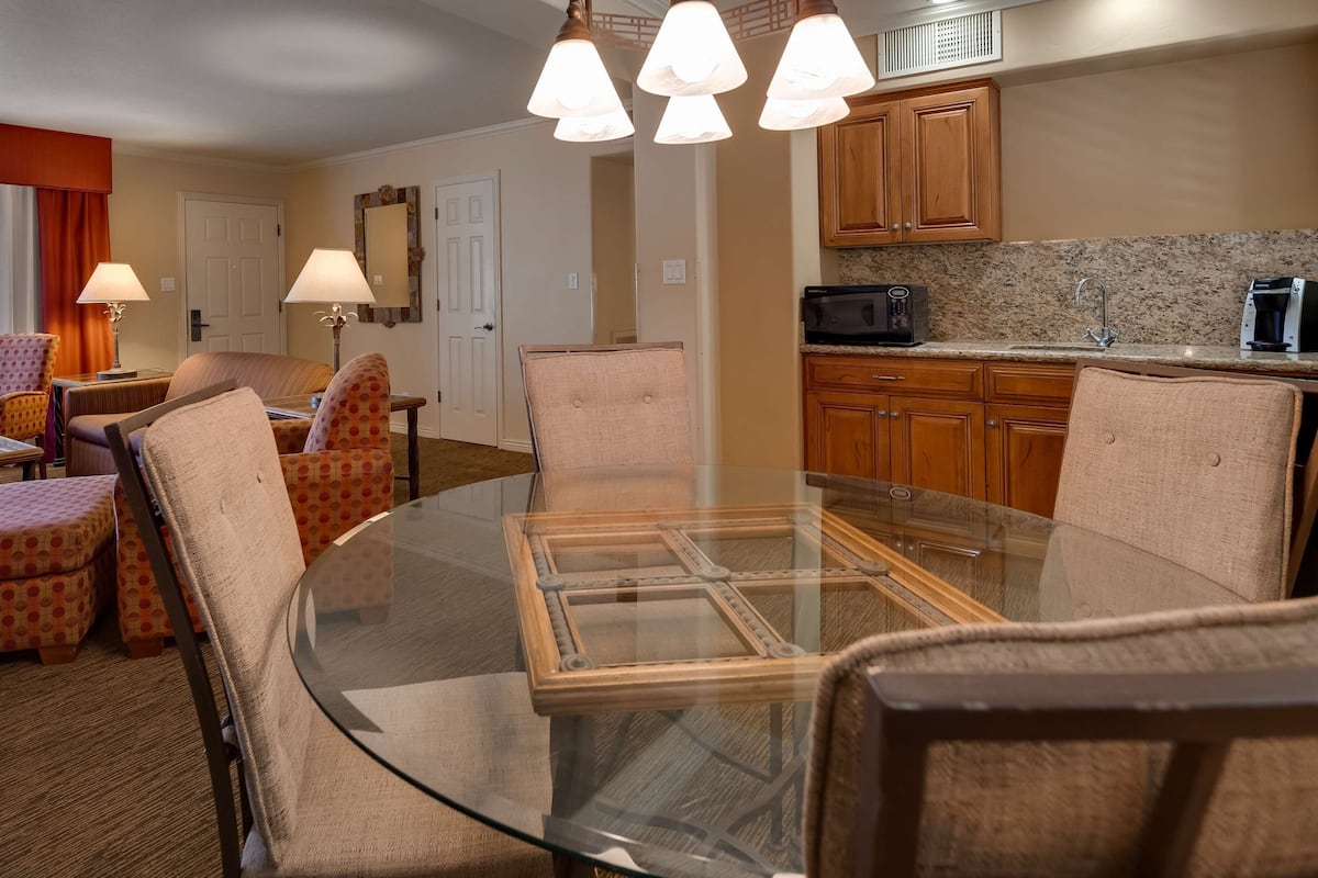 Suite, Multiple Beds, Non Smoking, Fireplace (with Sofabed) | Private kitchenette | Mini-fridge, microwave, coffee/tea maker