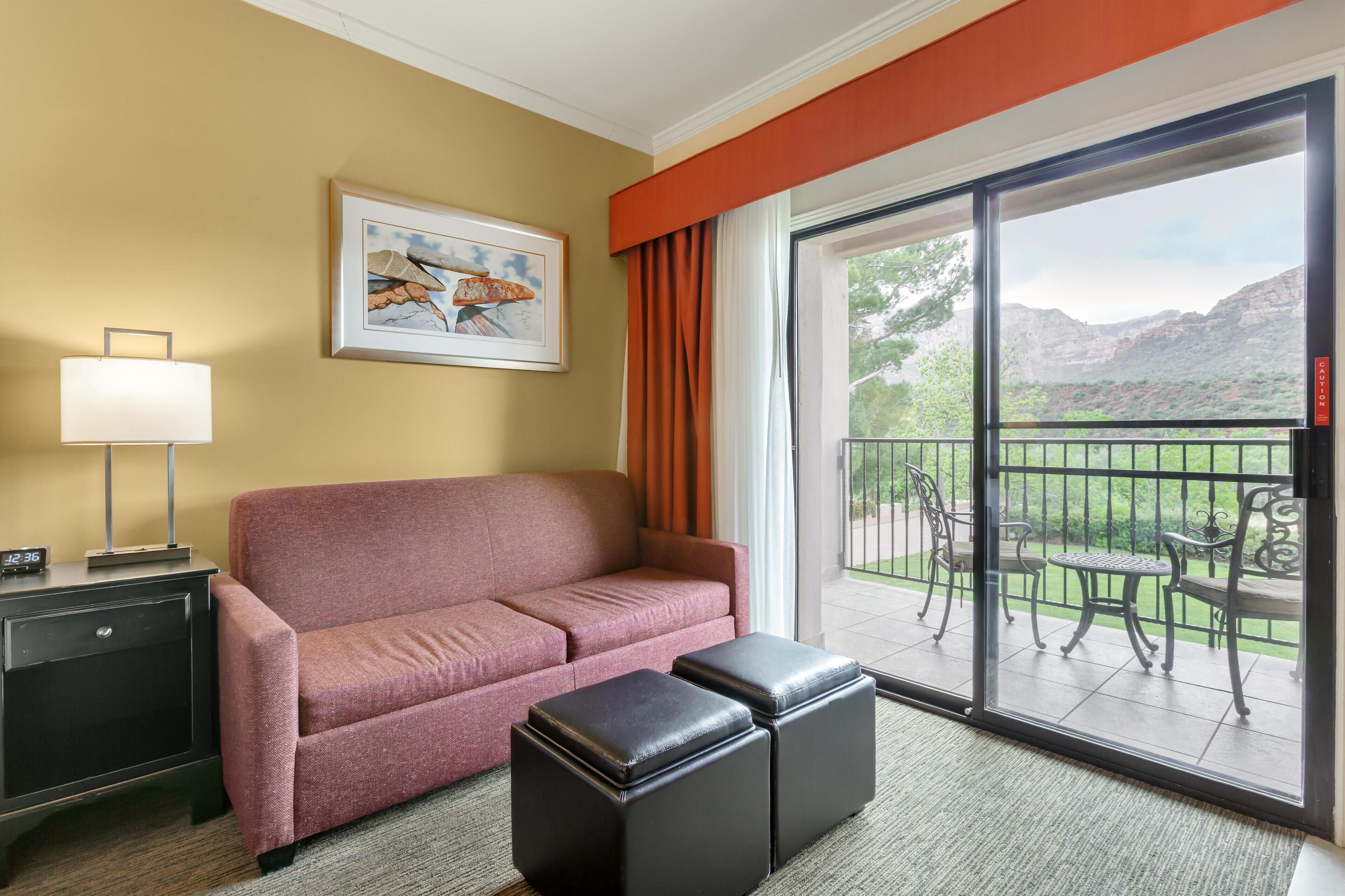 signature room, 1 king bed, non smoking, fireplace (with sofabed) | 1 bedroom, pillow-top beds, in-room safe, desk