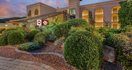 Best Western Plus Arroyo Roble Hotel & Creekside Villas