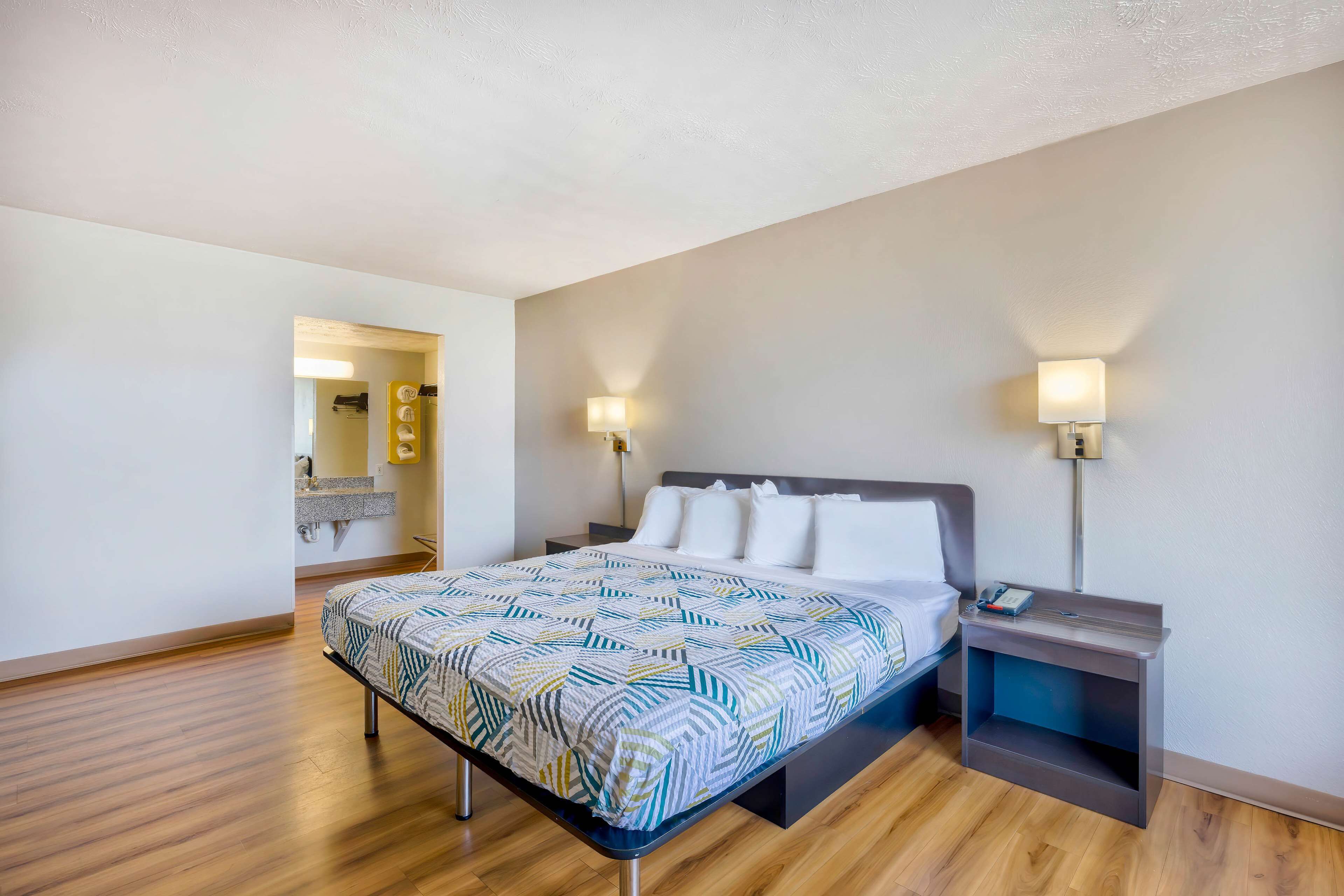 Desk, cribs/infant beds, free WiFi, bed sheets