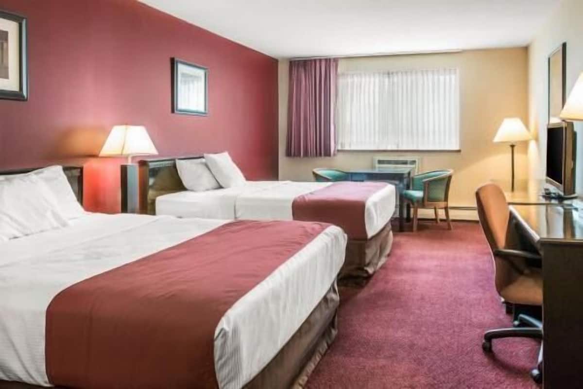 Desk, blackout drapes, iron/ironing board, free WiFi