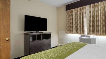 Suite, 1 cama de matrimonio grande con sofá cama, no fumadores | Escritorio, cortinas opacas, tabla de planchar con plancha y wifi gratis