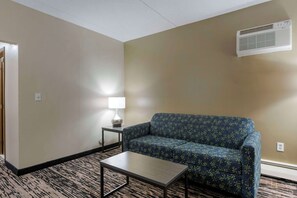 Suite, 1 King Bed with Sofa bed, Non Smoking