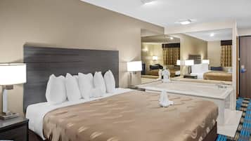 Standard Room, 1 King Bed, Jetted Tub | Desk, blackout drapes, iron/ironing board, free WiFi