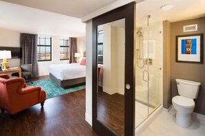 Room, 1 King Bed, Corner | Egyptian cotton sheets, premium bedding, pillowtop beds, in-room safe