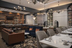 Breakfast, lunch and dinner served - Hotel Indigo Baltimore Downtown by IHG (Baltimore)