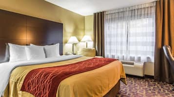 Standard Room, 1 King Bed, Non Smoking | Premium bedding, down comforters, pillowtop beds, desk